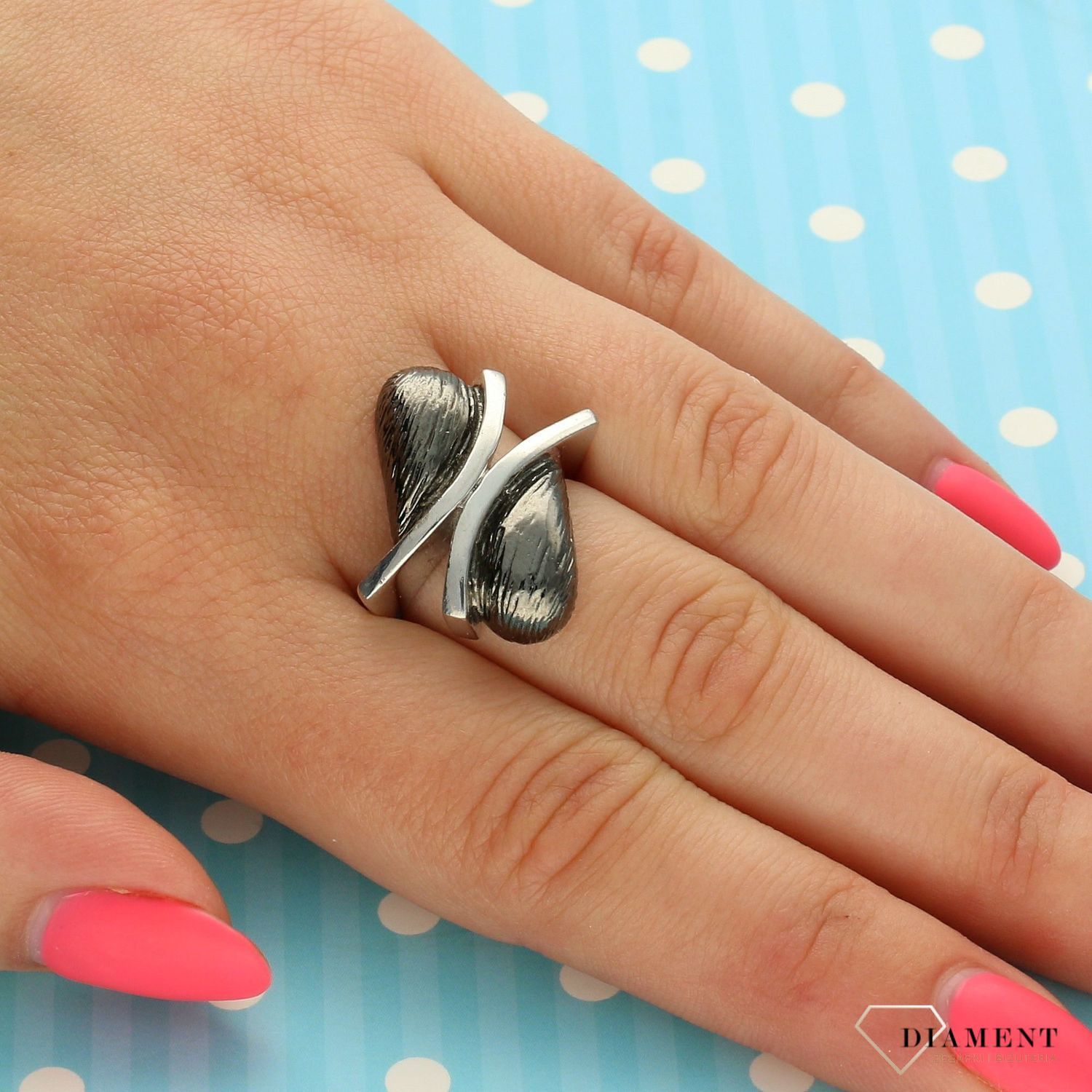 Srebrny pierścionek z efektownym wzorem P 1299. Srebrny pierścionek z ponadczasowym wzorem. Pierścionek srebrny próba 925 (2).jpg